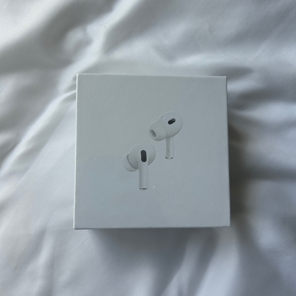 Apple AirPods Pro 2nd Generation with MagSafe Wireless Charging Case - White